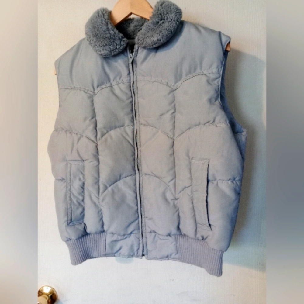 Tempo Vintage Gray Quilted Vest with Faux Fur Collar‎